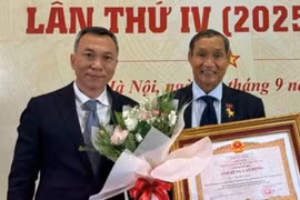 HLV Mai Đức Chung nhận danh hiệu Anh hùng Lao động: 'Tôi rất cảm động và hạnh phúc'