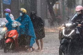 Mưa lớn hơn 100 mm, 5 tỉnh nguy cơ lũ quét, sạt lở đất