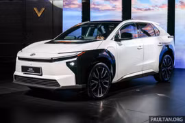Toyota bZ4X 2026 ra mắt Đông Nam Á: Mạnh hơn, pin lớn hơn, chạy 525 km, sạc nhanh 28 phút