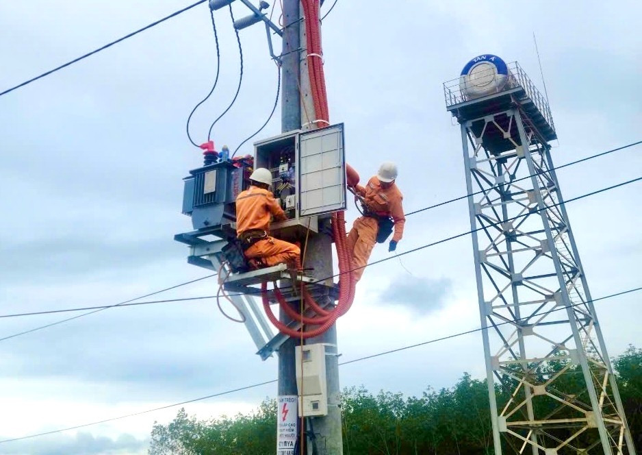 Năm 2025, Điện lực Pleiku triển khai đầu tư xây dựng 3 công trình điện với tổng mức đầu tư 31,6 tỷ đồng. Ảnh: Hà Duy nam-2025-dien-luc-pleiku-trien-khai-dau-tu-xay-dung-3-cong-trinh-dien-voi-tong-muc-dau-tu-316-ty-dong-anh-ha-duy.jpg