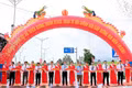 Nghi thức cắt băng khánh thành tuyến đường tránh ĐT.633, đoạn Núi Ghềnh-ĐT.639. Ảnh: Quang Tấn