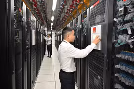 Bên trong phòng máy chủ siêu hiện đại đạt chuẩn quốc tế của Trung tâm Dữ liệu Viettel Hòa Lạc 2