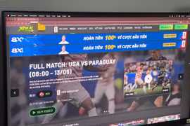 Giao diện chèn banner quảng cáo cờ bạc của một website phát sóng bóng đá vi phạm bản quyền.
