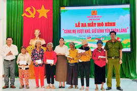Công an xã Hra ra mắt mô hình “Cùng mẹ vượt khó, giữ bình yên thôn, làng”