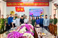 Chi đoàn - Chi hội Phụ nữ Công an phường Hoài Nhơn trao 12,5 triệu đồng cho “con đỡ đầu”
