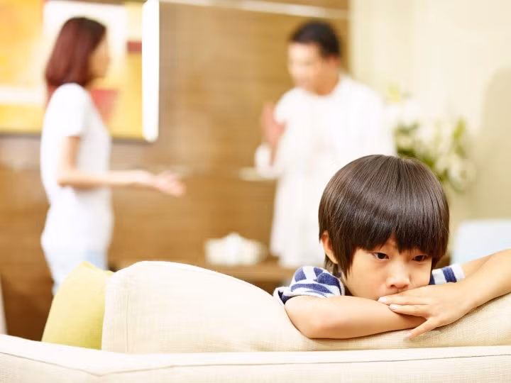 So sánh con với bạn bè là áp lực lớn mà hầu như đứa trẻ nào cũng từng một lần trải qua.
