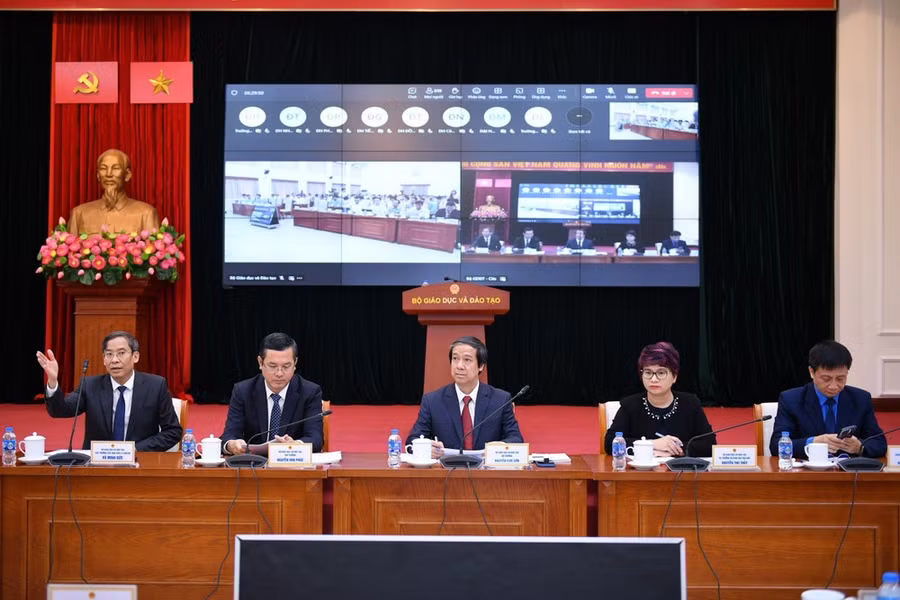 Bộ trưởng Bộ GD-ĐT Nguyễn Kim Sơn lần đầu tiên có cuộc gặp gỡ với hơn 1 triệu nhà giáo trên cả nước