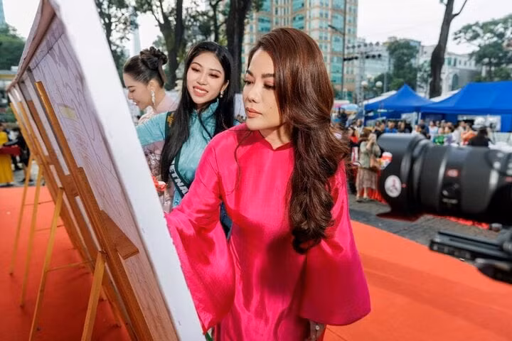 Tuần lễ Du lịch lần thứ 3 với chủ đề “Xanh trên mỗi hành trình” vừa khai mạc tại TP.HCM. Lễ phát động có sự tham gia của hơn 100 đại sứ, trong đó có Trương Ngọc Ánh - Trưởng Ban tổ chức Miss Earth 2023 và Miss Earth Vietnam 2023 Đỗ Lan Anh.