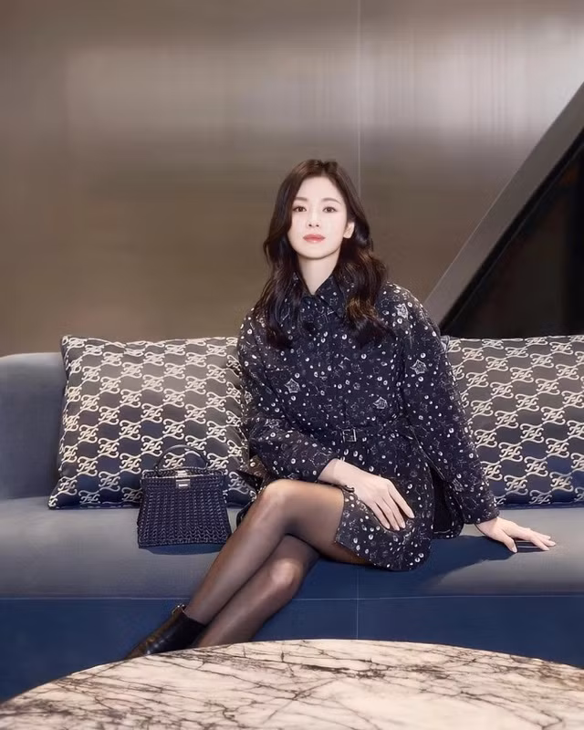 Song Hye Kyo đã khiến nhiều người trầm trồ khi thể hiện phong cách quyến rũ