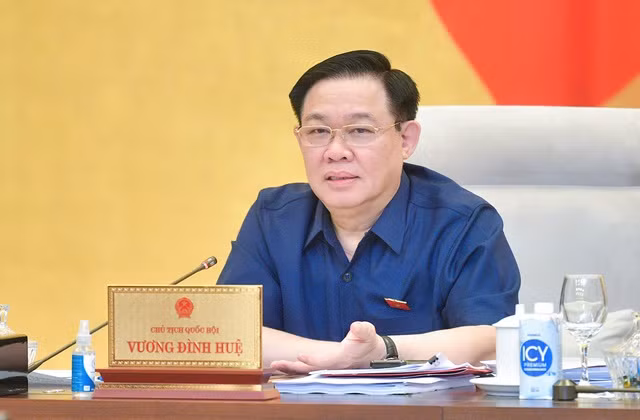 Chủ tịch Quốc hội Vương Đình Huệ cho ý kiến tại phiên họp. Ảnh: Gia Hân