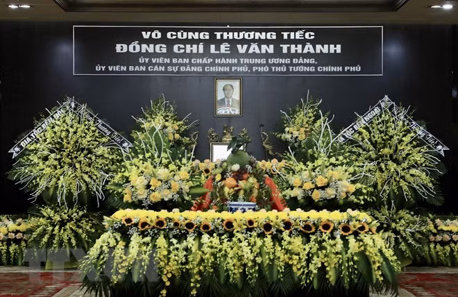 Linh cữu Phó Thủ tướng Lê Văn Thành được quàn tại Trung tâm Hội nghị thành phố Hải Phòng. Ảnh: Lâm Khánh/TTXVN
