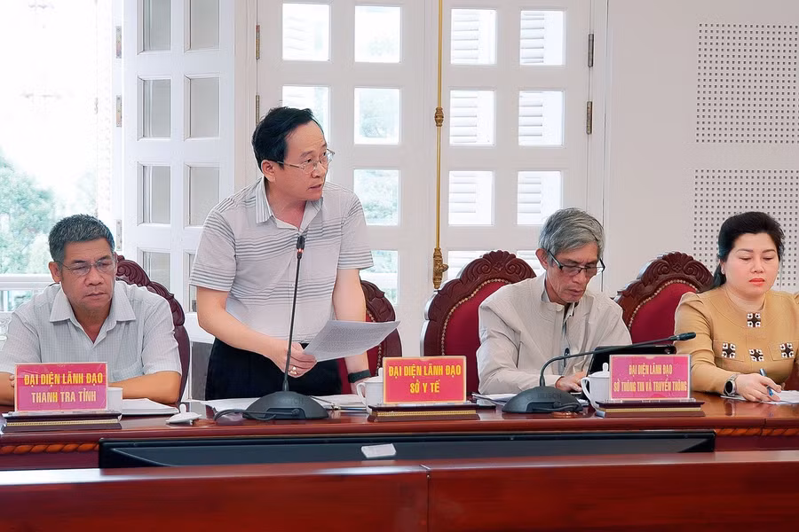 Ông Lý Minh Thái-Phó Giám đốc phụ trách Sở Y tế báo cáo kết quả thực hiện Đề án 06 tại hội nghị. Ảnh: Đ.T Ông Lý Minh Thái-Phó Giám đốc phụ trách Sở Y tế báo cáo kết quả thực hiện Đề án 06 tại hội nghị. Ảnh: Đ.T