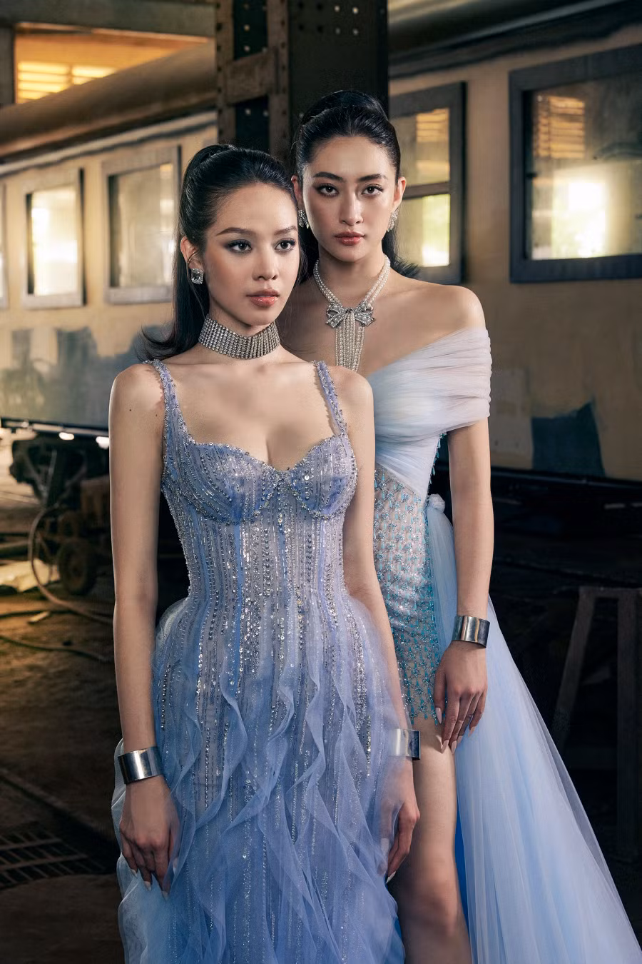 Được biết, Lê Ngọc Lâm cùng Hoa hậu Lương Thùy Linh, Thanh Thủy mất 12 tiếng để di chuyển và thực hiện bộ hình trong một xưởng cơ khí chế tạo xe lửa ở Bình Dương