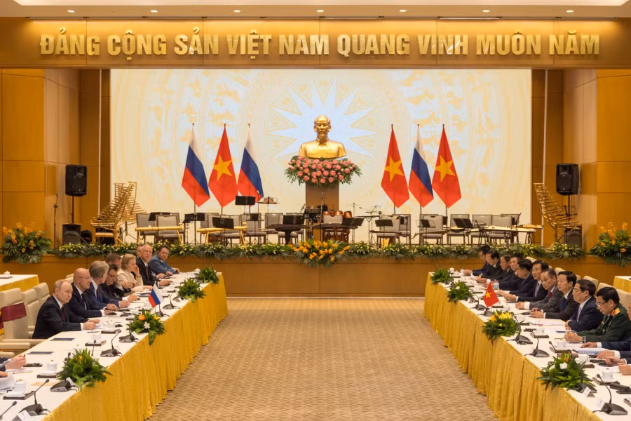 Cuộc hội kiến giữa Thủ tướng Phạm Minh Chính và Tổng thống Nga Vladimir Putin
