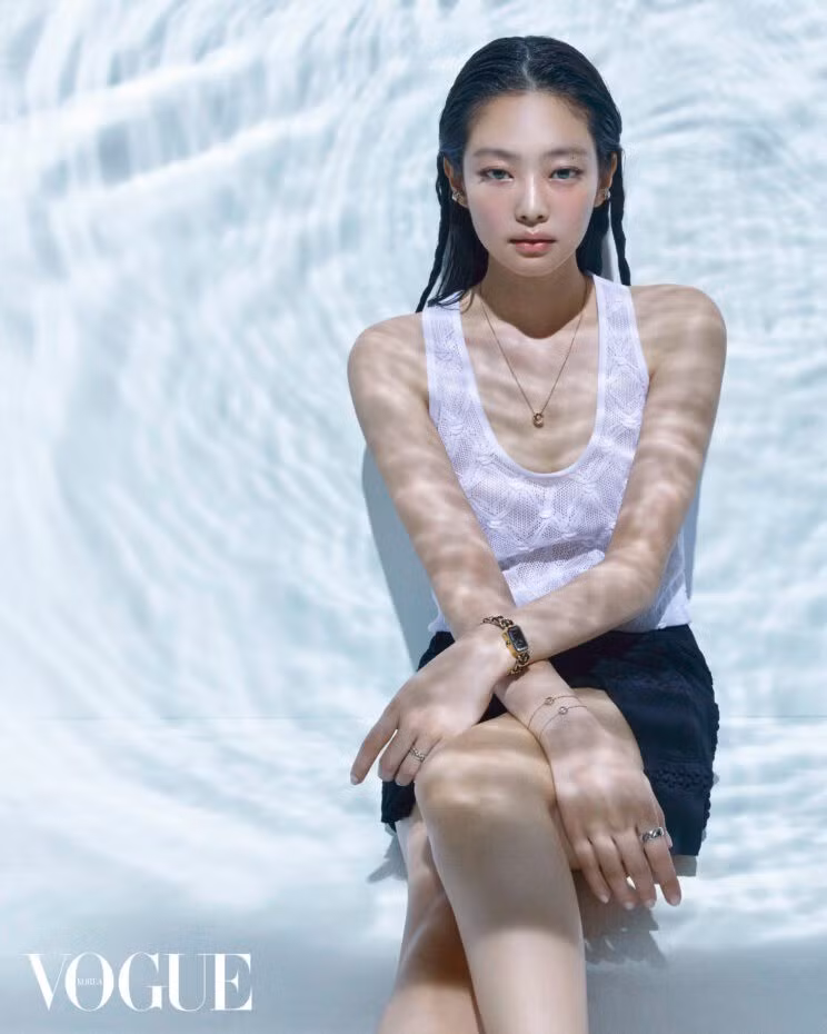 Jennie cho biết điều cô tự hào nhất từ khi debut là hoạt động tích cực trên nhiều lĩnh vực. Nhưng với tư cách là ca sĩ, cô mong muốn giao lưu nhiều hơn với khán giả thông qua âm nhạc. "Nhiều lúc lịch trình bận rộn, tôi từ bỏ nhiều thứ. Điều tôi quan tâm trong năm nay là giao tiếp với khán giả thông qua âm nhạc và mong người nghe cảm nhận được điều đó", Jennie chia sẻ.