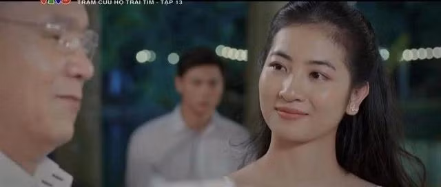 Ngân Hà tuổi 20 do Linh Chi đóng là vai diễn thứ hai của người đẹp ở phim truyền hình