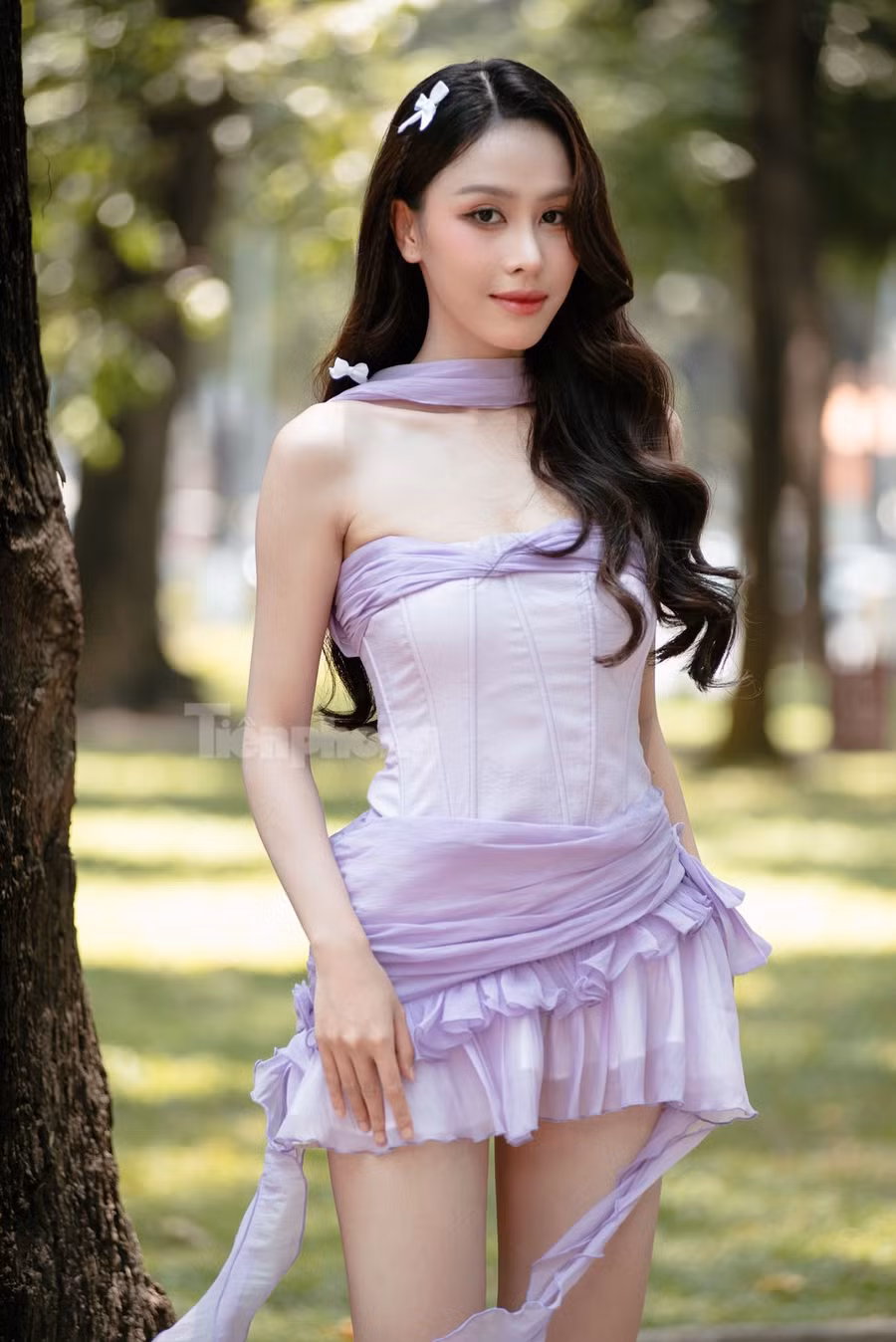 Ngọc Hằng cho biết cô học hát và nhảy khoảng 12 tiếng/ngày. "Tất nhiên tôi sẽ không tập luyện liên tục mà là phân bổ thời gian cho hợp lý, buổi sáng thì tập mở giọng, sau đó tập trung cho việc luyện thanh và vũ đạo", Á hậu Hoa hậu Liên lục địa 2023 chia sẻ.