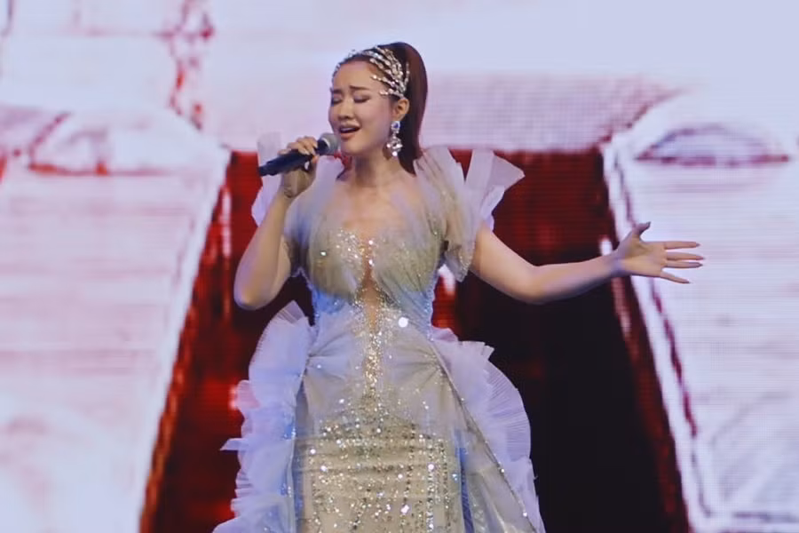 Phim của Mai Thu Huyền có doanh thu mở màn đáng thất vọng. Phim của Mai Thu Huyền có doanh thu mở màn đáng thất vọng.