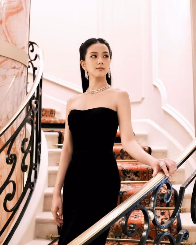 Ngôi sao sinh năm 1995 phát triển con đường riêng sau khi kết thúc hợp đồng cá nhân với YG