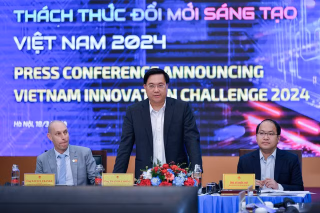 Thứ trưởng Bộ KH-ĐT Trần Duy Đông chủ trì họp báo
