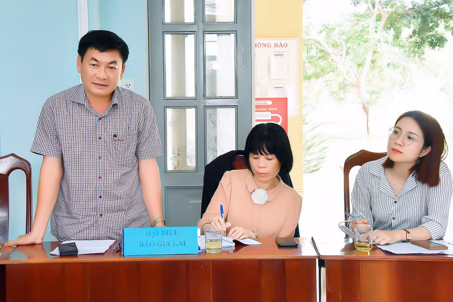 Bí thư Đảng ủy, Tổng Biên tập Báo Gia Lai Huỳnh Kiên phát biểu tại hội nghị. Ảnh: Đức Thụy
