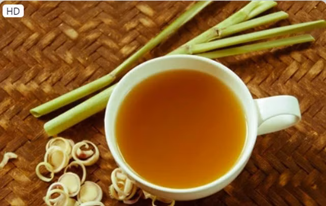 Trà sả giúp giảm cholesterol và huyết áp, đồng thời tăng cường khả năng miễn dịch và hỗ trợ giảm cân. Ảnh: Shutterstock