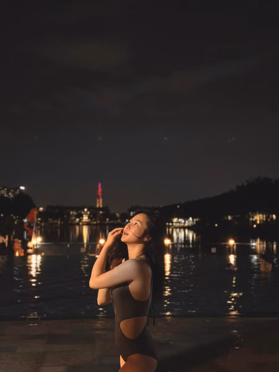 Quyết định đi du học khi sự nghiệp đang ở đỉnh cao, Hương Tràm khiến nhiều khán giả tiếc nuối. Tuy vậy, nữ ca sĩ vẫn kiên định với lựa chọn của mình dù vướng nhiều tin đồn ác ý