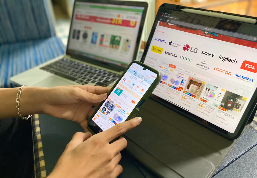 Gia Lai đang đẩy mạnh giao dịch thương mại điện tử. Ảnh: Hà Duy