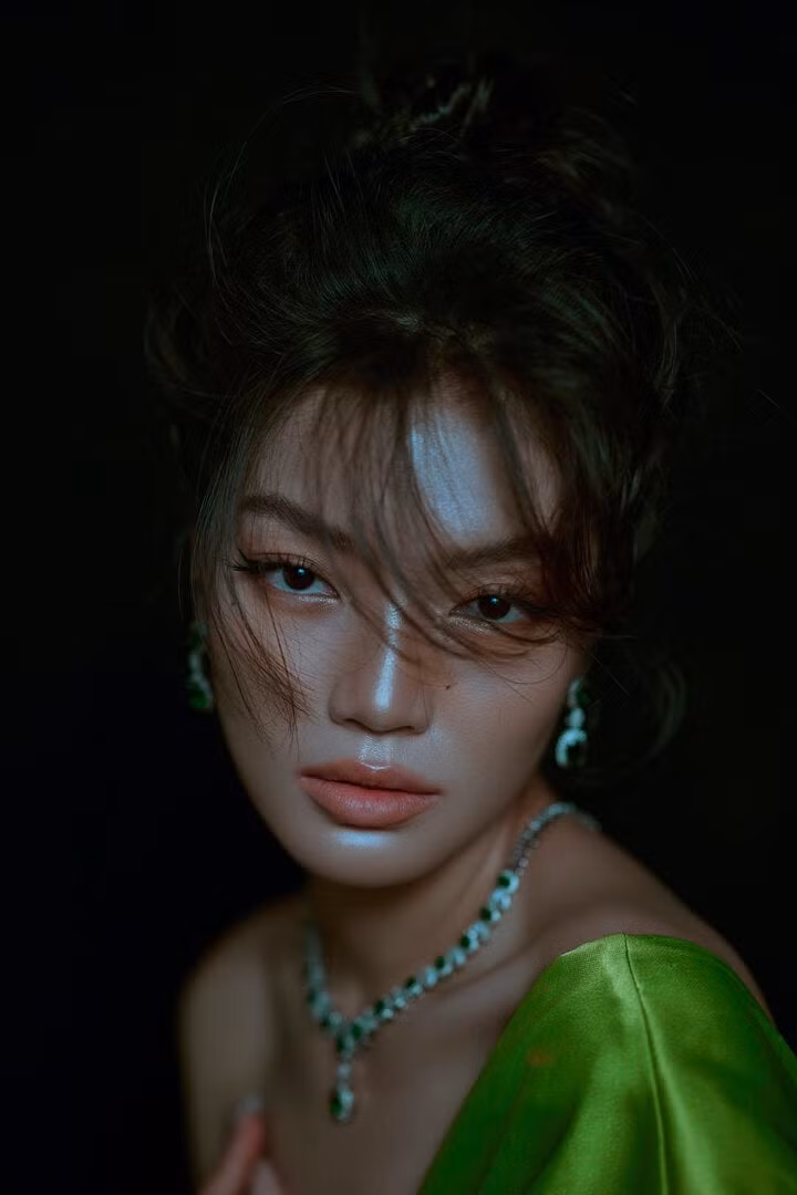 Lâm Bích Tuyền lọt Top 15 Miss Universe Việt Nam và Miss World Việt Nam 2019. Cô là thí sinh duy nhất của 2 cuộc thi sắc đẹp tấn công làng thời trang và nhận được sự công nhận của giới chuyên môn trong làng mốt Việt.