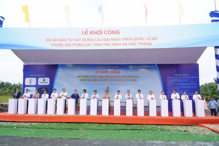 Thủ tướng Phạm Minh Chính phát lệnh khởi công cầu Đại Ngãi nối 2 tỉnh Trà Vinh và Sóc Trăng