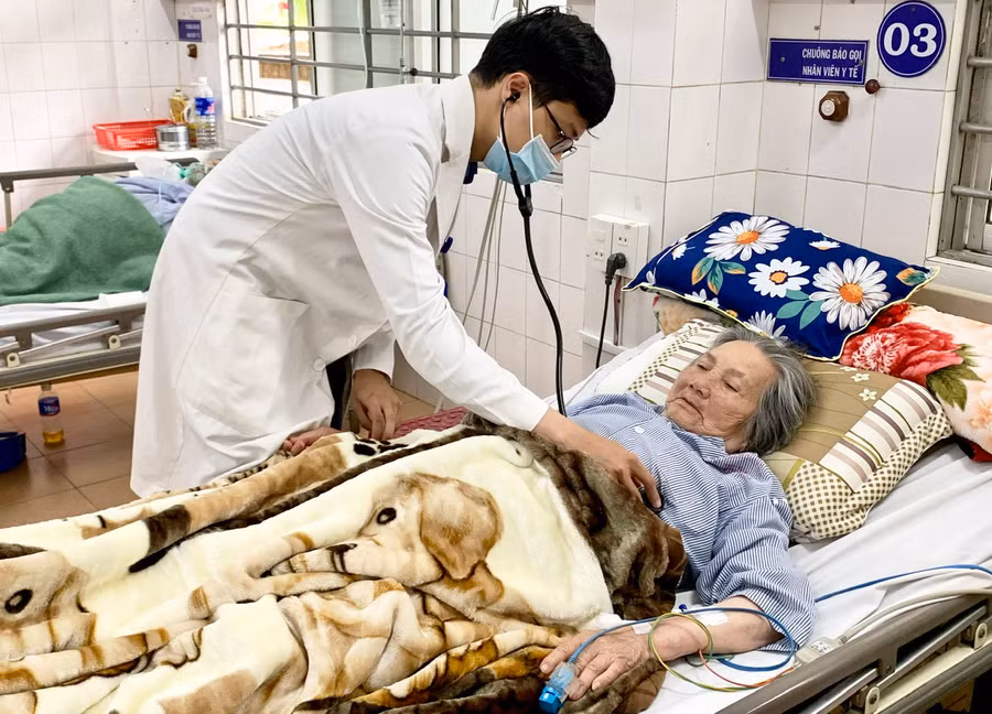 Việc thành lập Đơn vị Tim mạch can thiệp giúp bệnh nhân được thuận lợi khám chữa bệnh, điều trị tim mạch ngay tại tuyến tỉnh. Ảnh: Như Nguyện