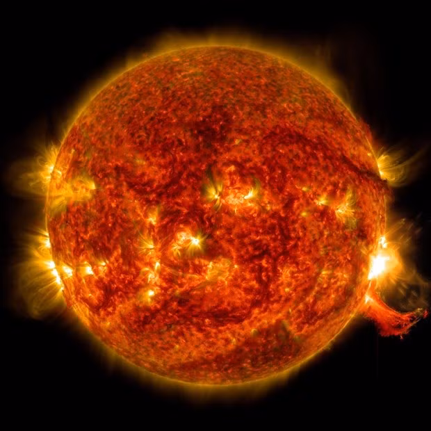 Hình ảnh về những luồng sáng năng lượng do Mặt Trời phát tán ra không gian. Nguồn: NASA