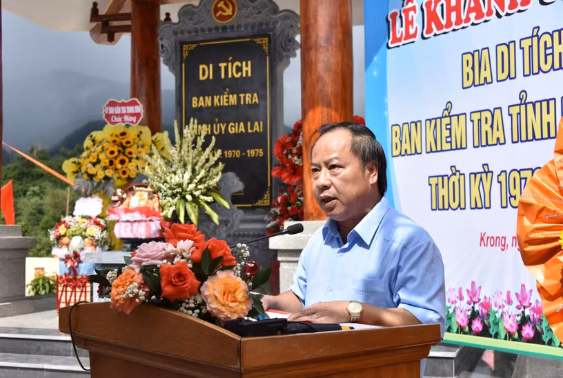 Phó Bí thư Thường trực Tỉnh ủy, Trưởng đoàn đại biểu Quốc hội tỉnh Châu Ngọc Tuấn phát biểu tại buổi lễ. Ảnh: Đức Thụy
