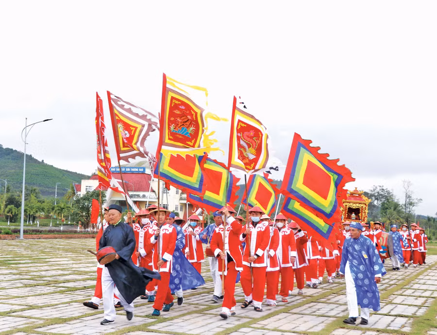 Lễ nghinh sắc thần tại thị xã An Khê. Ảnh: Ngọc Minh