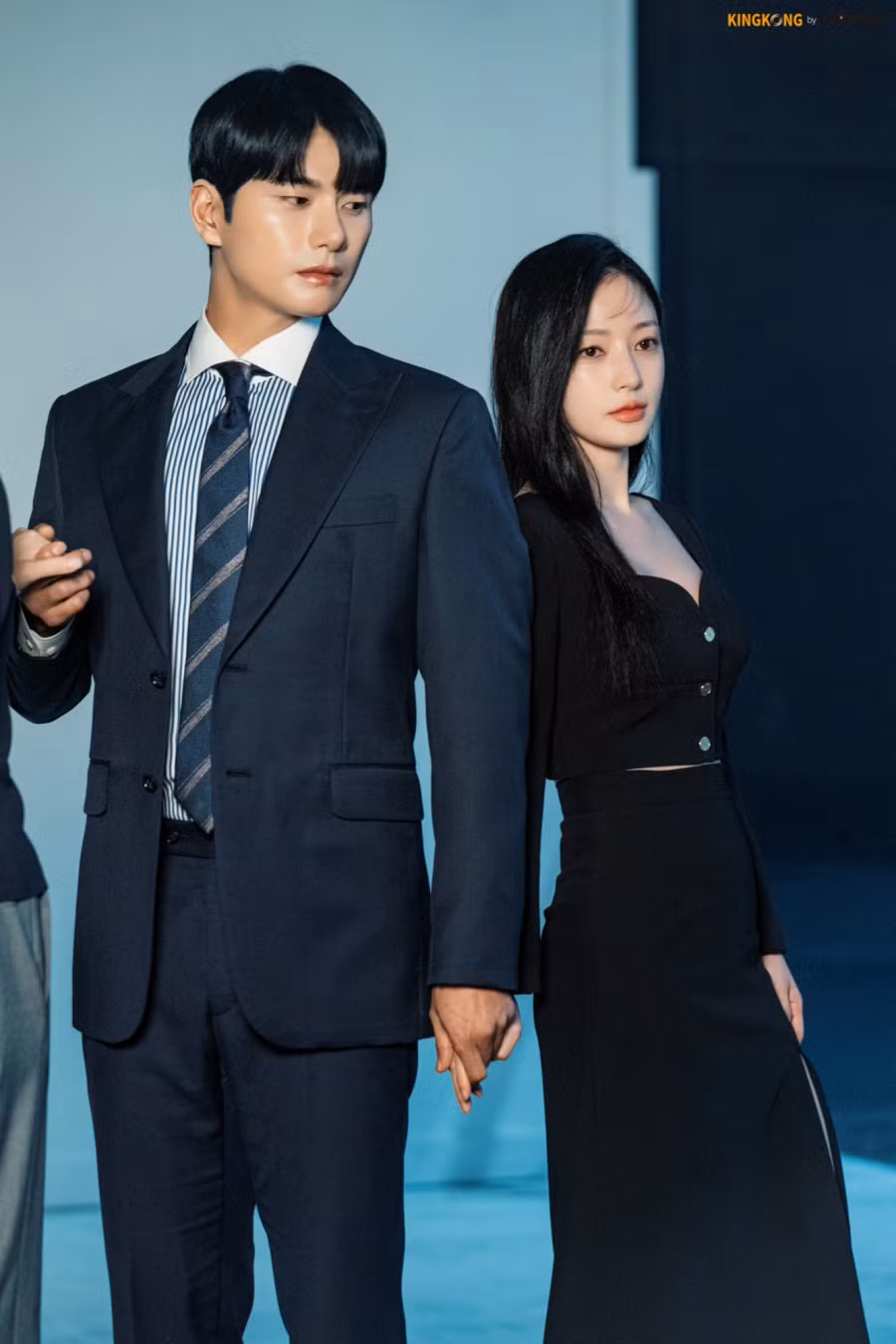 Ở tập 6 Cô đi mà lấy chồng tôi, Jung Soo Min âm thầm tiếp cận Park Min Hwan (Lee Yi Kyung) dù biết hắn là người yêu của cô bạn thân Kang Ji Won. Khán giả kỳ vọng Song Ha Yoon sẽ bị trả giá ở các tập tiếp theo. Tập 6 đạt rating 7,8%, tăng 0,4% so với tập 5