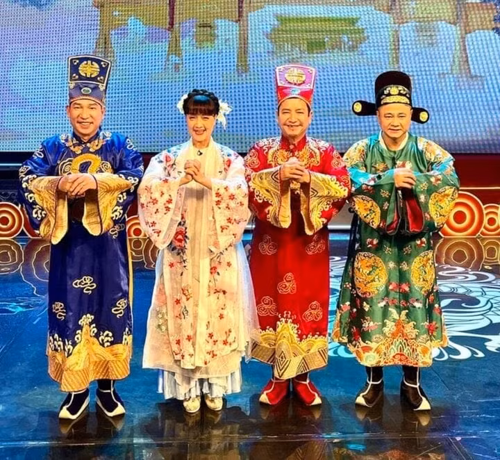 Táo quân 2024 tiếp tục lên sóng phục vụ khán giả. Táo quân 2024 tiếp tục lên sóng phục vụ khán giả.