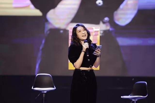 Mỹ Tâm chia sẻ hàng loạt dự án lớn trong năm 2024 tại buổi họp fan chiều 14.1 Mỹ Tâm chia sẻ hàng loạt dự án lớn trong năm 2024 tại buổi họp fan chiều 14.1