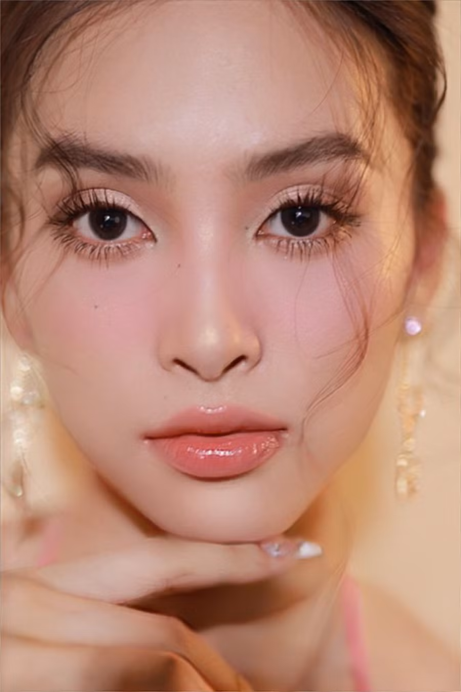Hoa hậu Tiểu Vy khoe nhan sắc đỉnh cao trong loạt ảnh mới ảnh 2