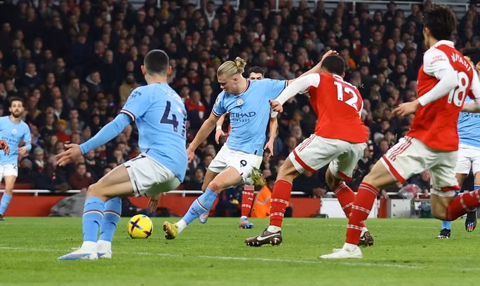 ...và Haaland ấn định chiến thắng 3-1 cho đội khách Man City