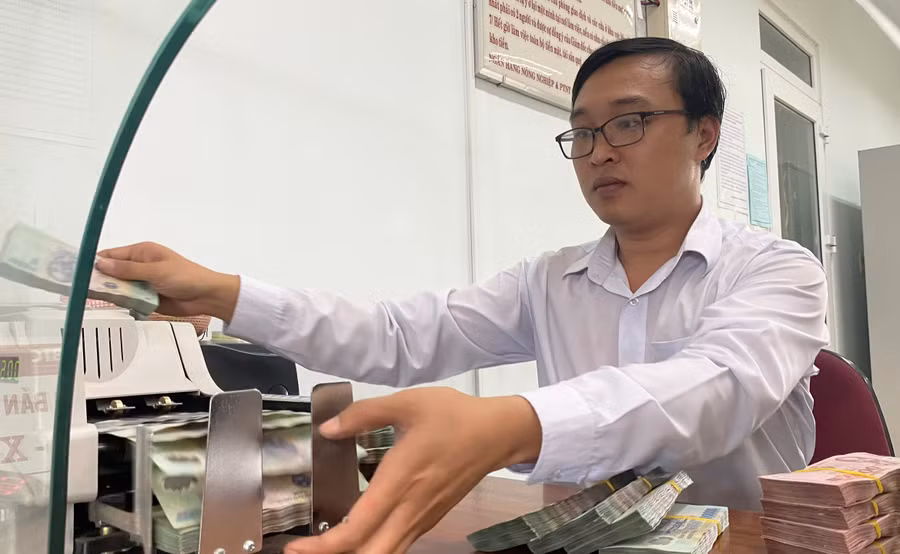 Năm 2023, NHNN Việt Nam tiếp tục đẩy mạnh triển khai chính sách hỗ trợ lãi suất 2% nhằm hỗ trợ phục hồi và phát triển kinh tế. Ảnh: Sơn Ca Năm 2023, NHNN Việt Nam tiếp tục đẩy mạnh triển khai chính sách hỗ trợ lãi suất 2% nhằm hỗ trợ phục hồi và phát triển kinh tế. Ảnh: Sơn Ca