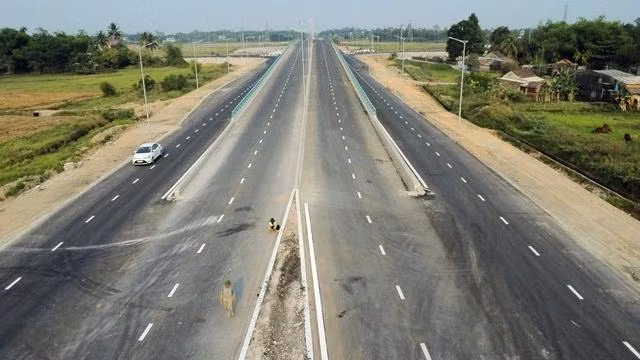 Công trình sau khi thông xe kỹ thuật sẽ tiếp tục hoàn thiện các hạng mục còn lại Công trình sau khi thông xe kỹ thuật sẽ tiếp tục hoàn thiện các hạng mục còn lại