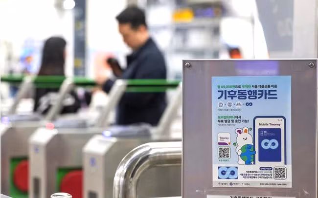 Thẻ giao thông công cộng ở Seoul dự kiến phát hành trong tháng 7 dành cho du khách, có hạn sử dụng 5 ngày. Ảnh: Yohap Thẻ giao thông công cộng ở Seoul dự kiến phát hành trong tháng 7 dành cho du khách, có hạn sử dụng 5 ngày. Ảnh: Yohap