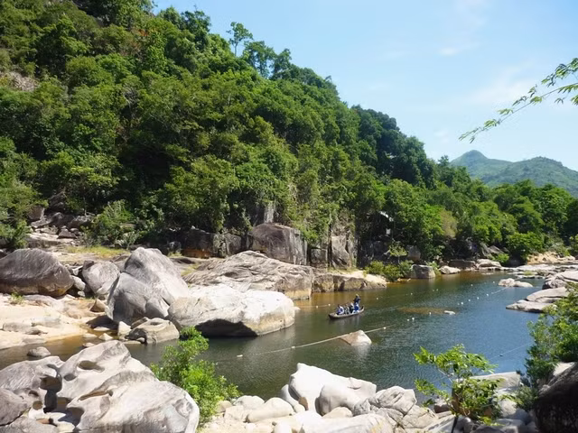Hầm Hô là một trong những khu du lịch nổi tiếng ở Bình Định