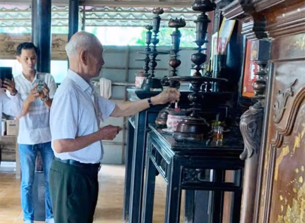 Nghỉ hưu, Đại tá Huỳnh Trọng Nghĩa về quê ở hẳn để tiện hương khói cho đồng đội.