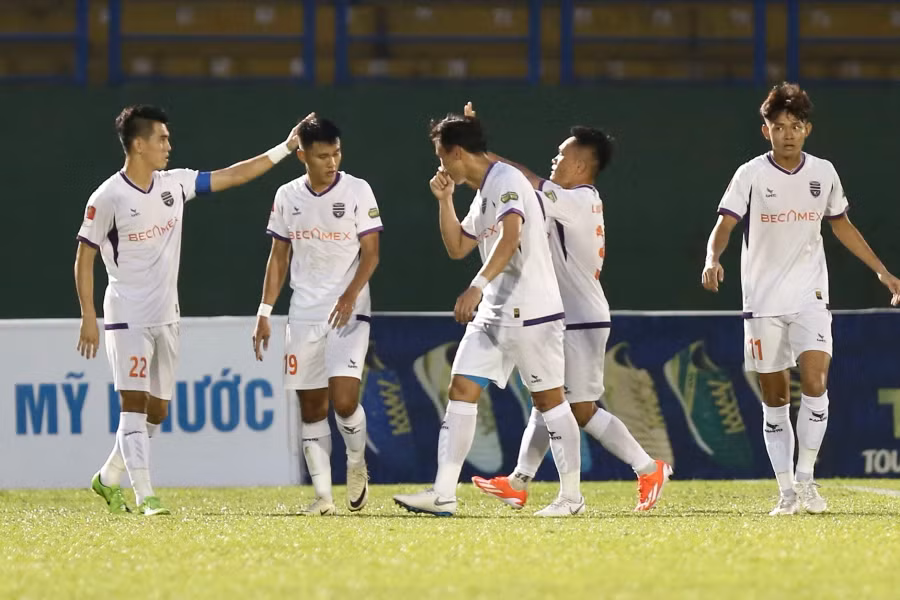 CLB Bình Dương vẫn vững vàng trong tốp đầu V-League 2023 - 2024