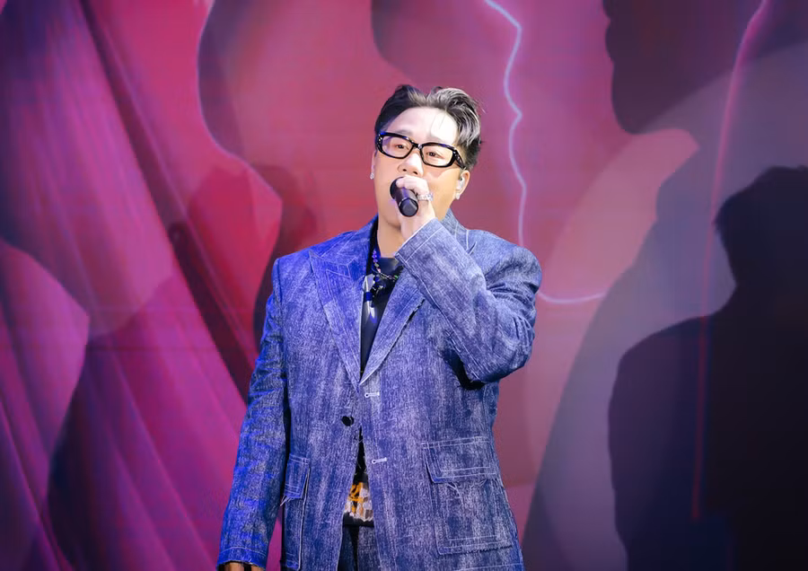Live Concert 1689 tiếp tục đi qua 2 thành phố lớn. Chương trình tại TPHCM sẽ diễn ra vào tối 13-7 tại Nhà Thi đấu Phú Thọ, tại Hà Nội diễn ra tối 26-7 tại Cung điền kinh Mỹ Đình.