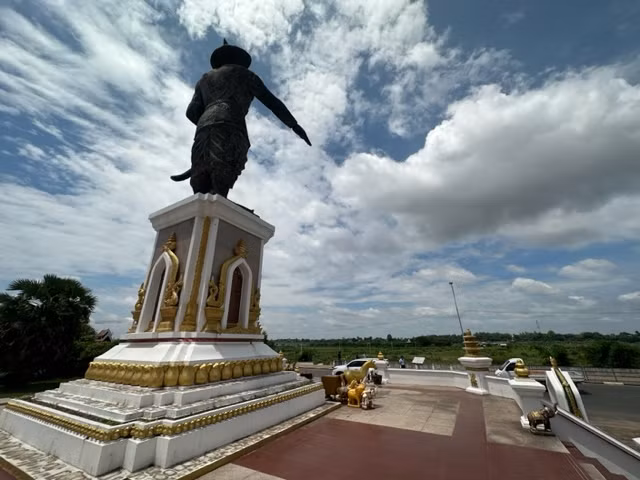 Bên dòng Mekong.
