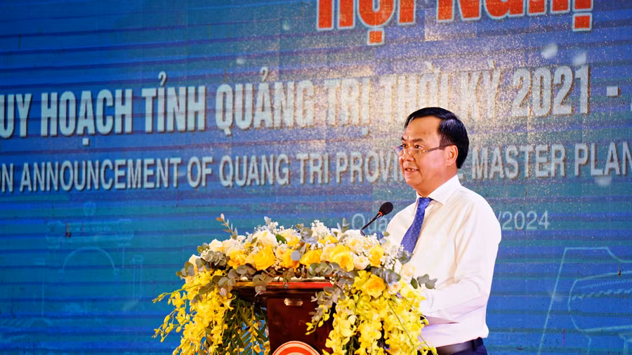 Chủ tịch UBND tỉnh Võ Văn Hưng phát biểu tại hội nghị - Ảnh: L.A
