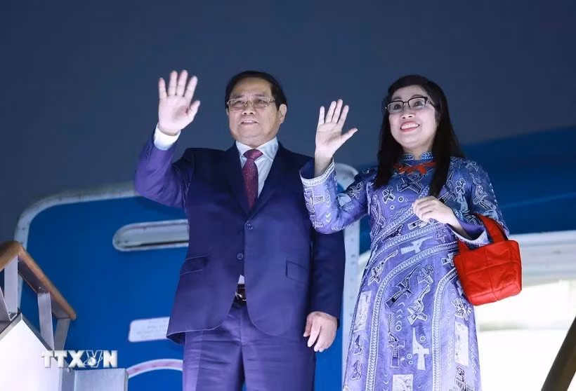 Thủ tướng Phạm Minh Chính và Phu nhân rời Hàn Quốc kết thúc chuyến thăm chính thức Hàn Quốc. Ảnh Dương Giang. Nguồn: TTXVN Thủ tướng Phạm Minh Chính và Phu nhân rời Hàn Quốc kết thúc chuyến thăm chính thức Hàn Quốc. Ảnh Dương Giang. Nguồn: TTXVN