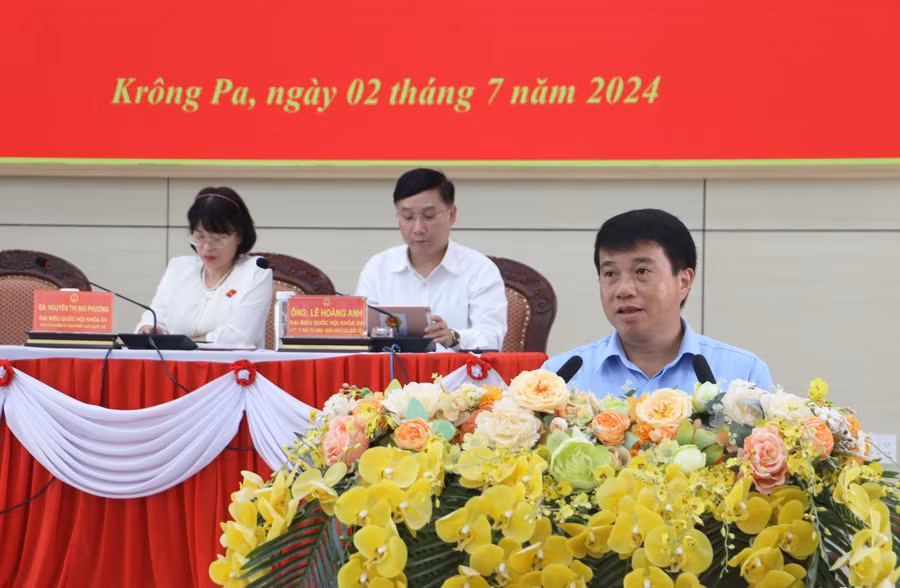 Ủy viên Ủy ban Thường vụ Quốc hội, Chủ tịch Hội đồng Dân tộc của Quốc hội Y Thanh Hà Niê Kđăm phát biểu tại buổi tiếp xúc với cử tri Krông Pa. Ảnh: Q.T Ủy viên Ủy ban Thường vụ Quốc hội, Chủ tịch Hội đồng Dân tộc của Quốc hội Y Thanh Hà Niê Kđăm phát biểu tại buổi tiếp xúc với cử tri Krông Pa. Ảnh: Q.T